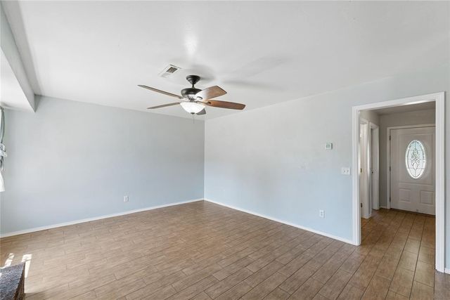 924 S Meadow Lane, Mustang, OK 73064