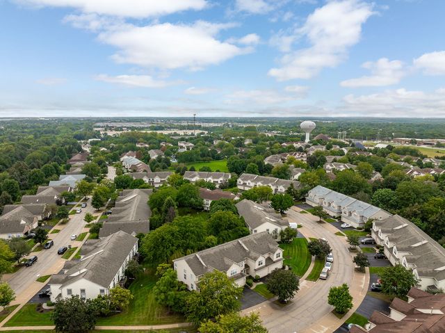 347 Gladstone Lane, Elgin, IL 60120
