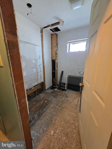 130 E BACON ST, Pottsville, PA 17901