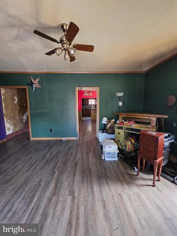 130 E BACON ST, Pottsville, PA 17901