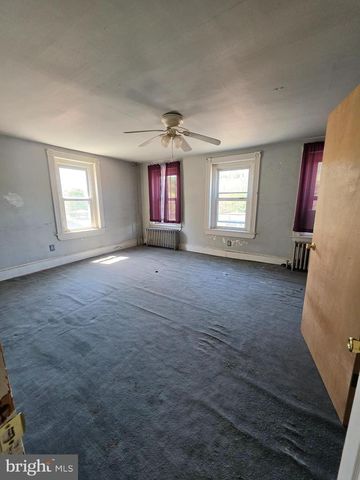 130 E BACON ST, Pottsville, PA 17901