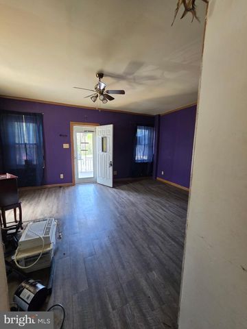 130 E BACON ST, Pottsville, PA 17901