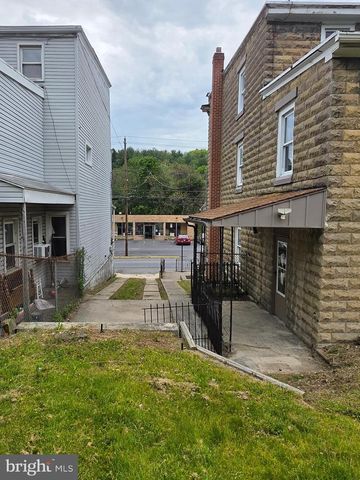 130 E BACON ST, Pottsville, PA 17901