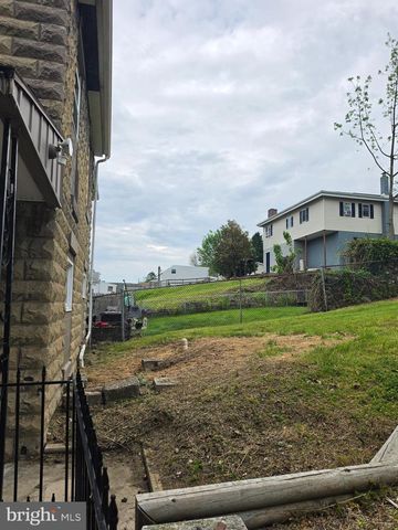 130 E BACON ST, Pottsville, PA 17901