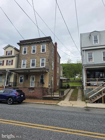 130 E BACON ST, Pottsville, PA 17901