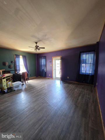 130 E BACON ST, Pottsville, PA 17901