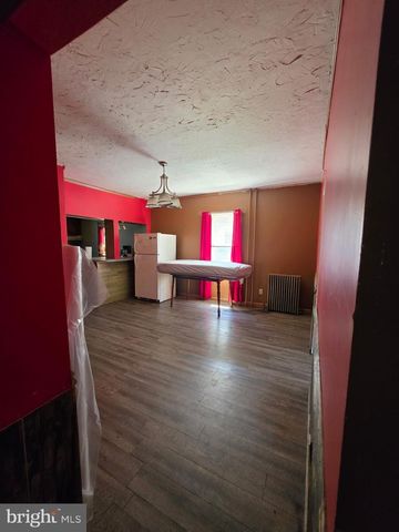 130 E BACON ST, Pottsville, PA 17901