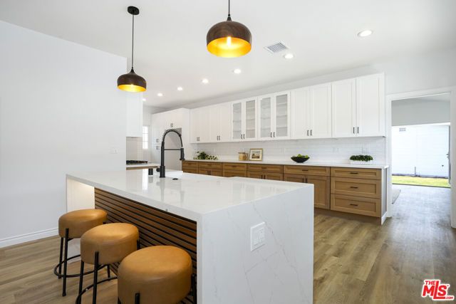 3666 2nd Avenue, Los Angeles, CA 90018