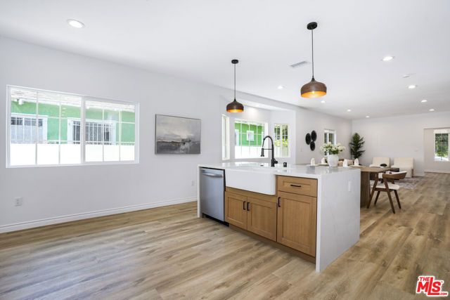 3666 2nd Avenue, Los Angeles, CA 90018