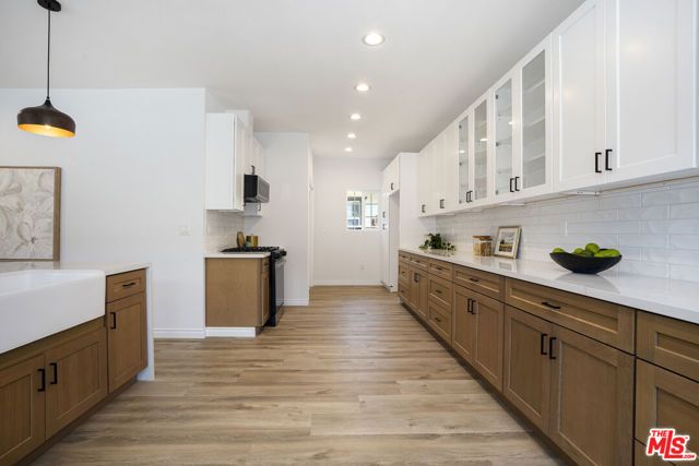 3666 2nd Avenue, Los Angeles, CA 90018