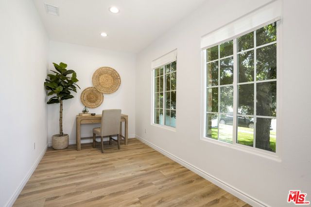3666 2nd Avenue, Los Angeles, CA 90018