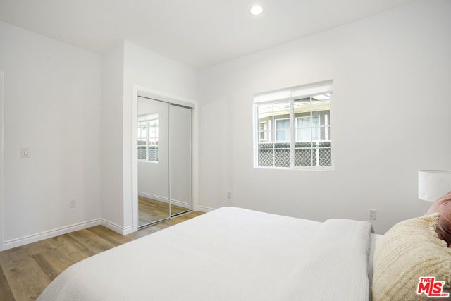 3666 2nd Avenue, Los Angeles, CA 90018