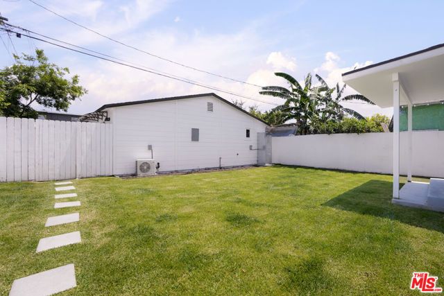 3666 2nd Avenue, Los Angeles, CA 90018
