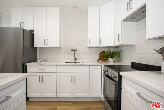 3666 2nd Avenue, Los Angeles, CA 90018