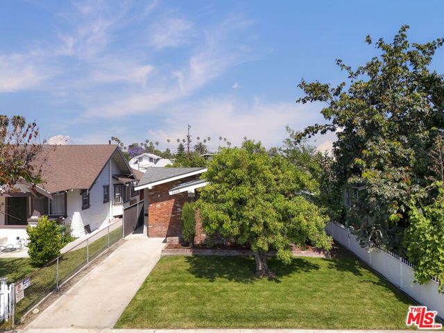3666 2nd Avenue, Los Angeles, CA 90018