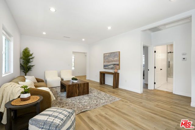 3666 2nd Avenue, Los Angeles, CA 90018