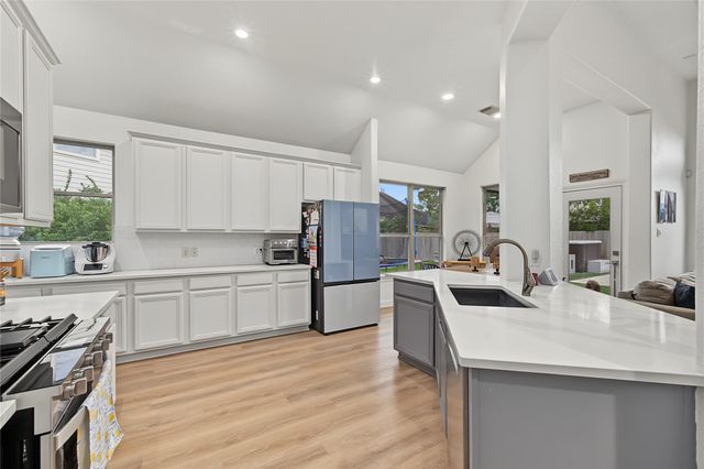 11 Tillamook Court, Spring, TX 77389