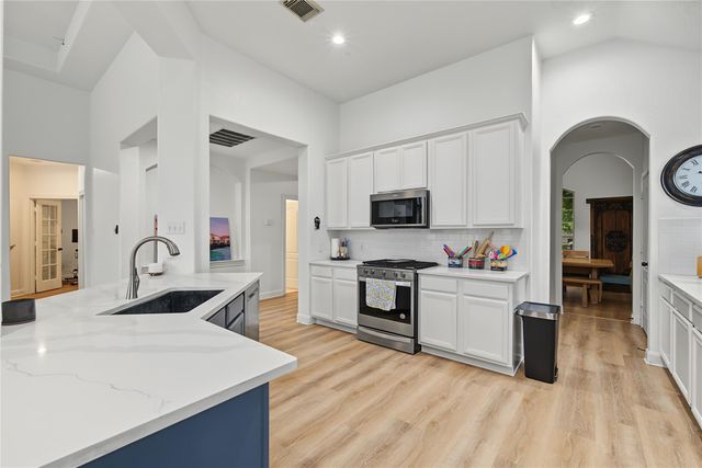 11 Tillamook Court, Spring, TX 77389