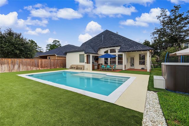 11 Tillamook Court, Spring, TX 77389