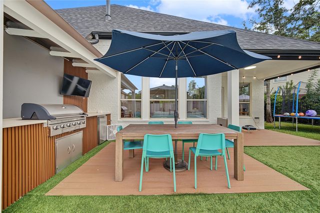 11 Tillamook Court, Spring, TX 77389