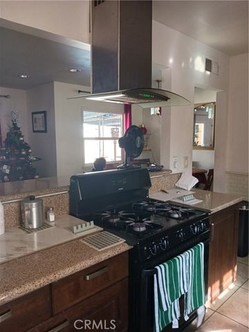 12615 Keswick, North Hollywood (los Angeles), CA 91605