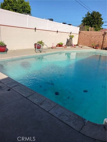 12615 Keswick, North Hollywood (los Angeles), CA 91605