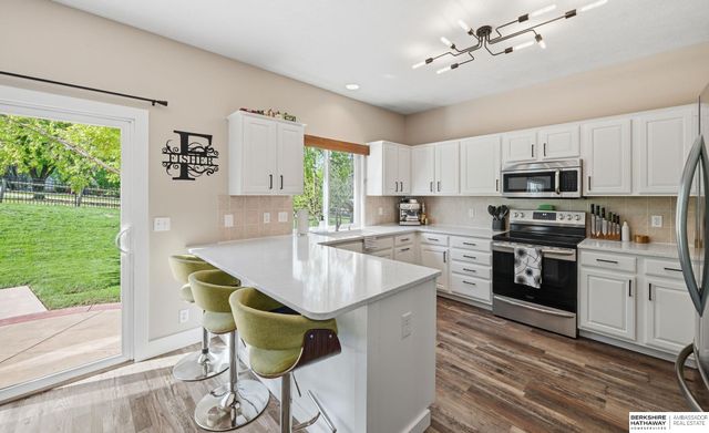 15085 Meredith Avenue, Omaha, NE 68116
