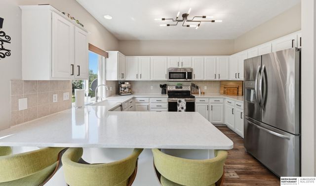 15085 Meredith Avenue, Omaha, NE 68116