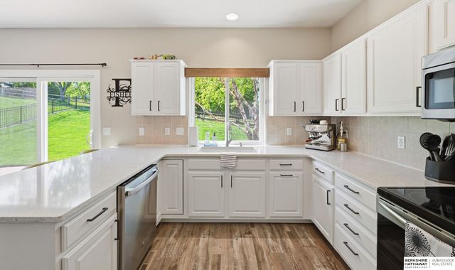 15085 Meredith Avenue, Omaha, NE 68116