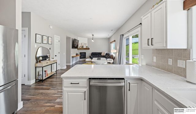 15085 Meredith Avenue, Omaha, NE 68116