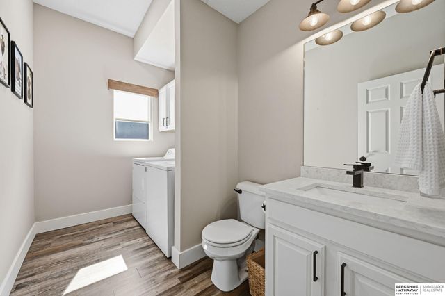 15085 Meredith Avenue, Omaha, NE 68116