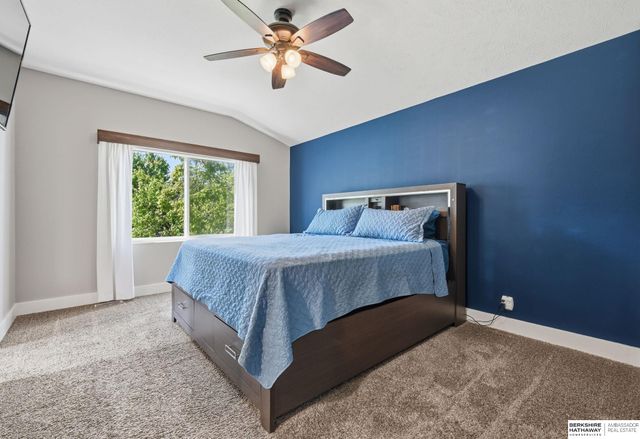 15085 Meredith Avenue, Omaha, NE 68116