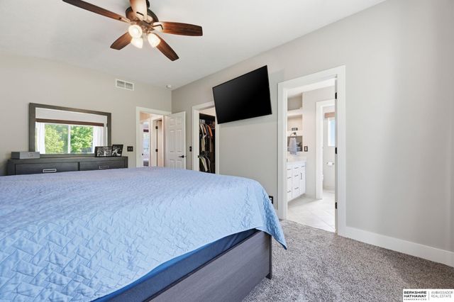 15085 Meredith Avenue, Omaha, NE 68116