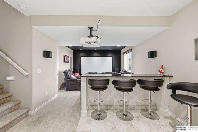 15085 Meredith Avenue, Omaha, NE 68116