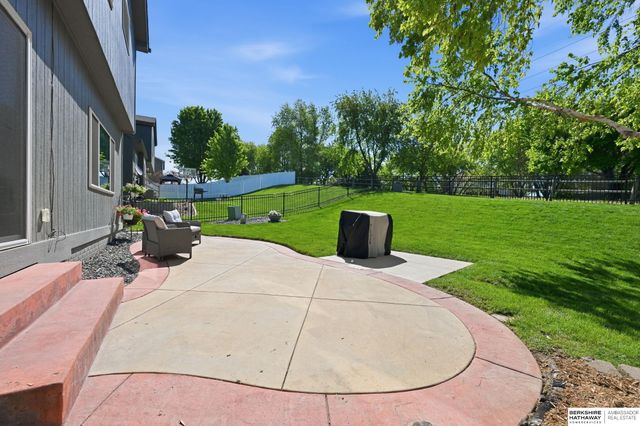15085 Meredith Avenue, Omaha, NE 68116