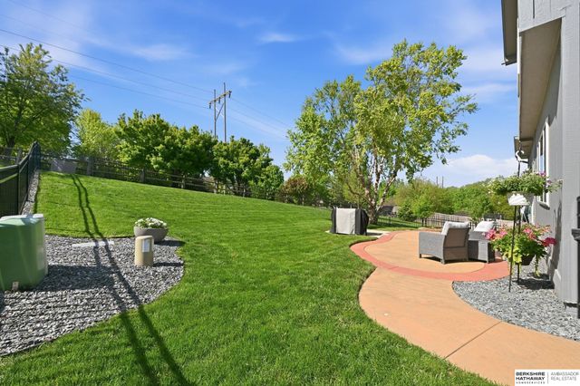 15085 Meredith Avenue, Omaha, NE 68116