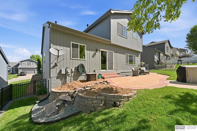 15085 Meredith Avenue, Omaha, NE 68116