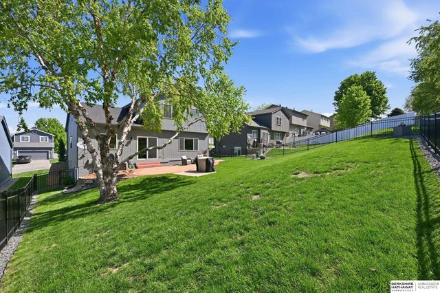 15085 Meredith Avenue, Omaha, NE 68116