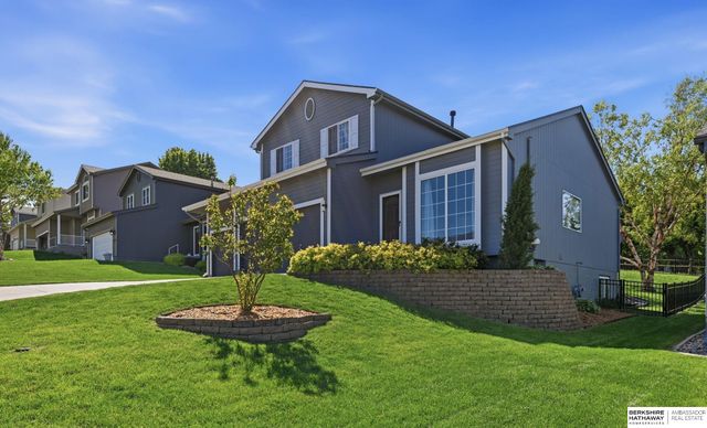 15085 Meredith Avenue, Omaha, NE 68116