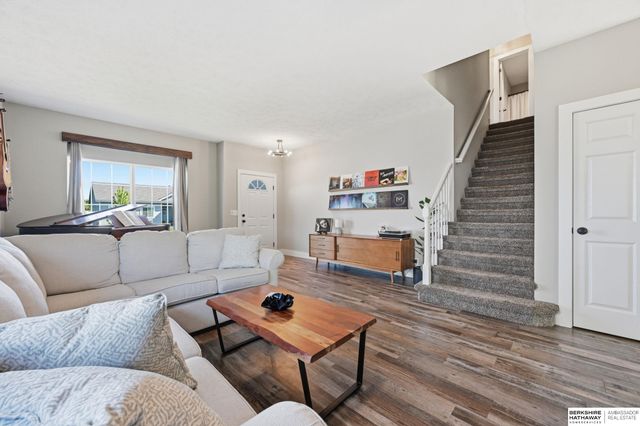 15085 Meredith Avenue, Omaha, NE 68116