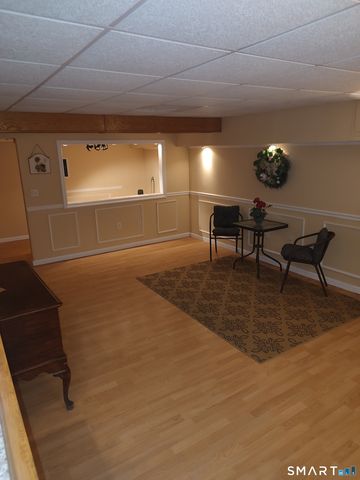 16 Fieldstone Court 16, North Haven, CT 06473