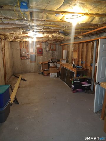 16 Fieldstone Court 16, North Haven, CT 06473