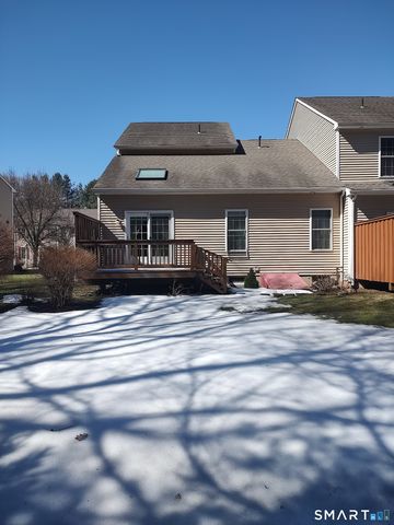 16 Fieldstone Court 16, North Haven, CT 06473