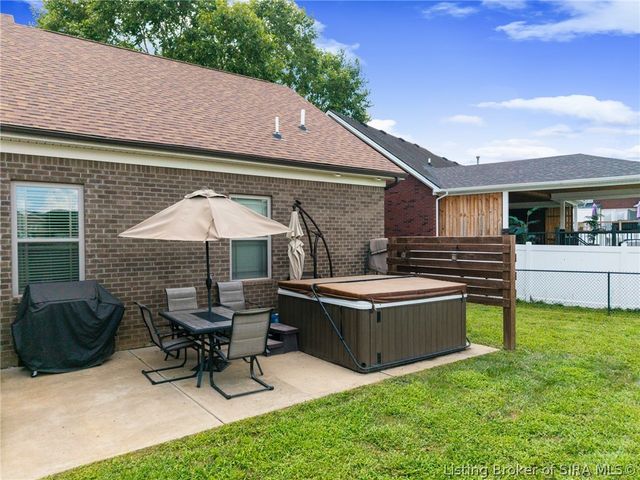 3102 Ambercrest Loop, Jeffersonville, IN 47130