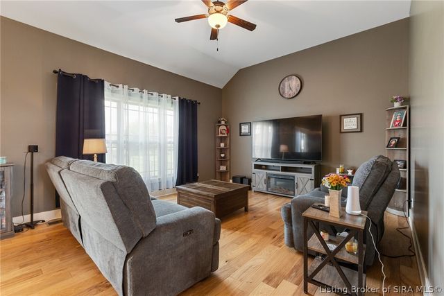 3102 Ambercrest Loop, Jeffersonville, IN 47130