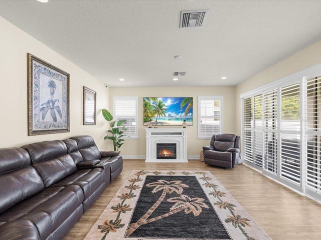 7117 PARK TREE DRIVE, Tampa, FL 33625