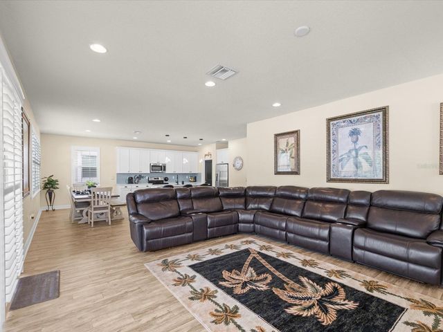 7117 PARK TREE DRIVE, Tampa, FL 33625