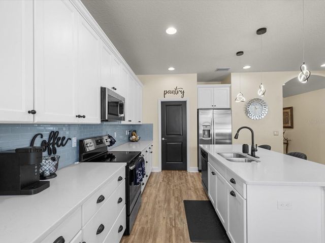7117 PARK TREE DRIVE, Tampa, FL 33625
