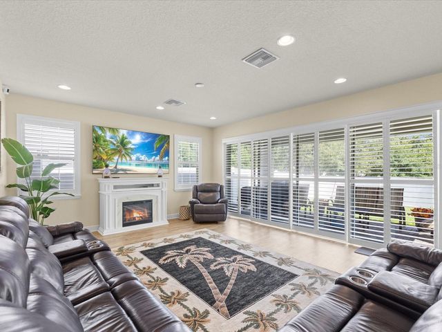 7117 PARK TREE DRIVE, Tampa, FL 33625
