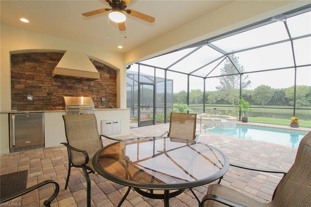 3122 Aviamar CIR, Naples, FL 34114